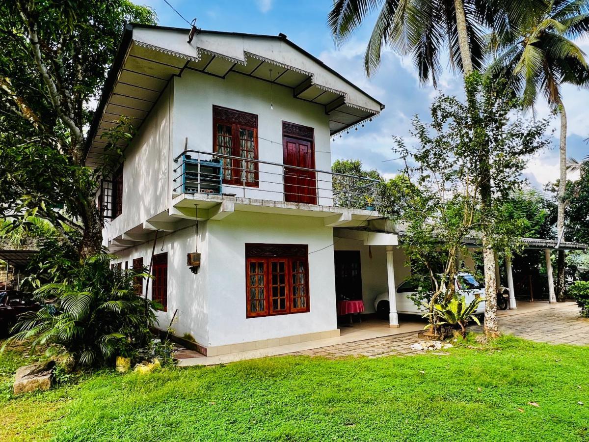 Summer Ridge - Homestay Ratnapura Kültér fotó