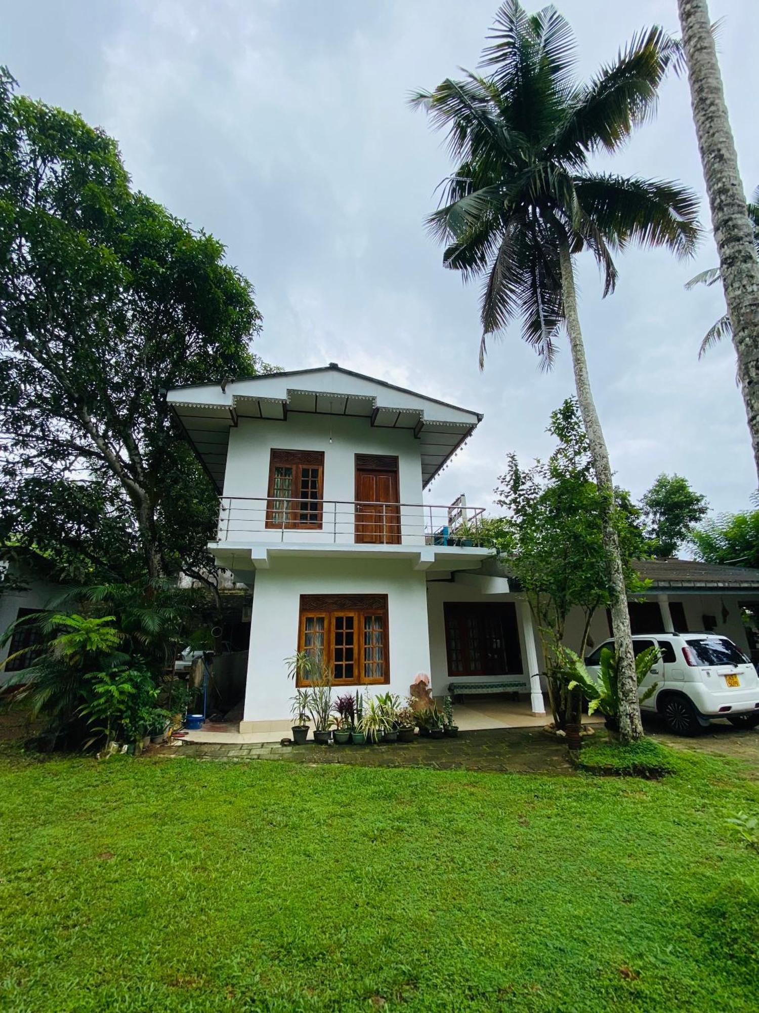 Summer Ridge - Homestay Ratnapura Kültér fotó